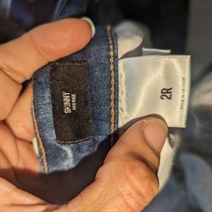 Light wash skinny jeans